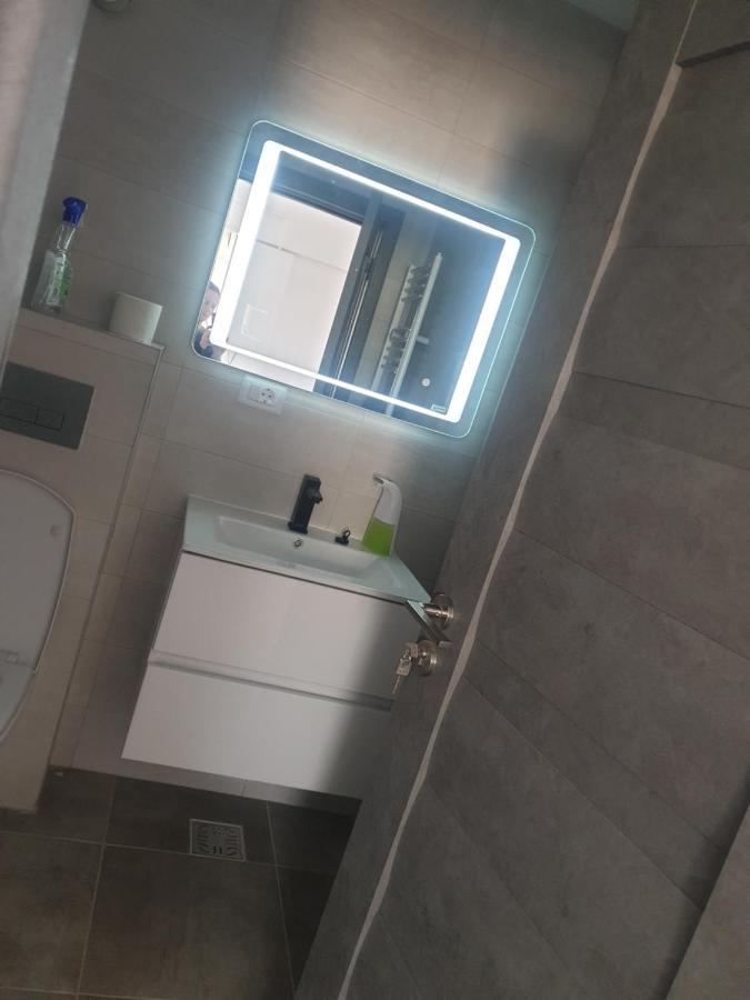 Apartament Dem Radulescu Langa Strand Râmnicu Vâlcea 외부 사진