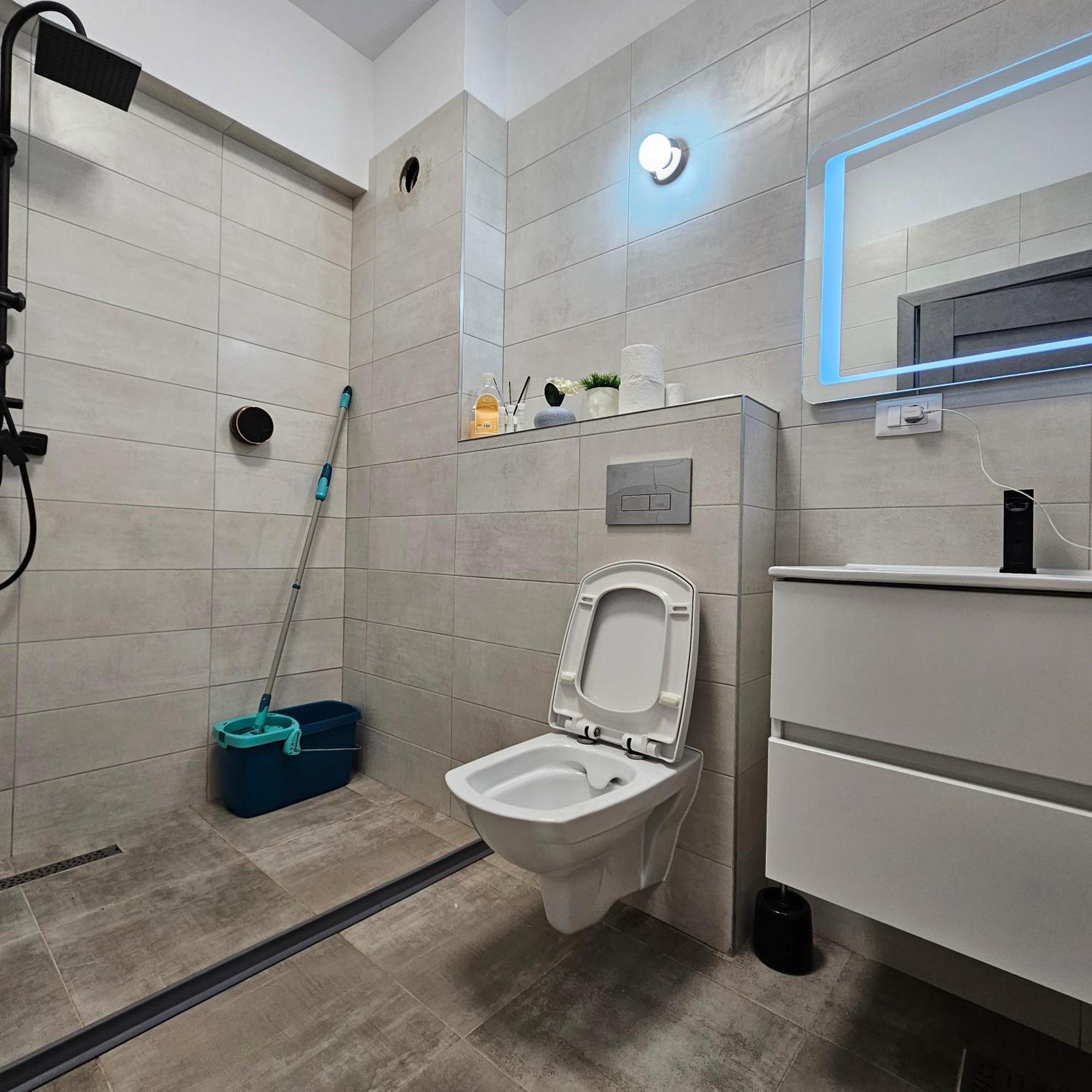 Apartament Dem Radulescu Langa Strand Râmnicu Vâlcea 외부 사진